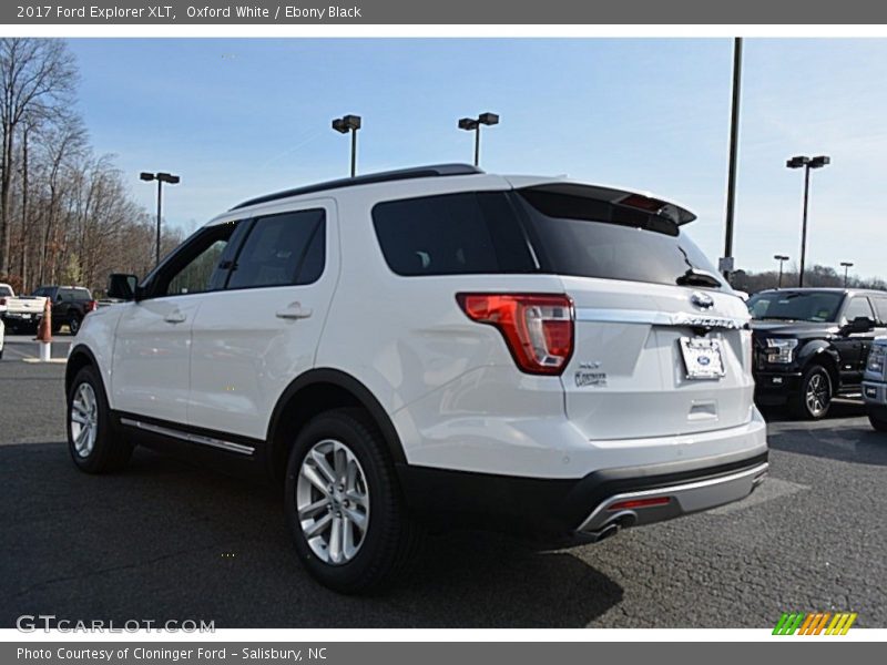 Oxford White / Ebony Black 2017 Ford Explorer XLT