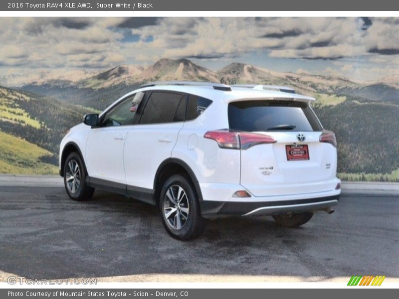 Super White / Black 2016 Toyota RAV4 XLE AWD