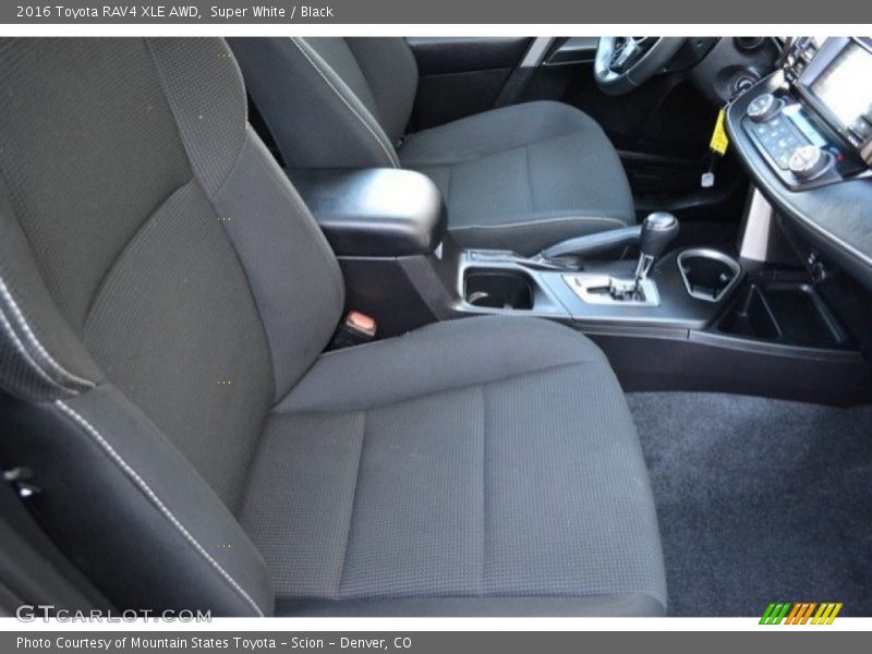 Super White / Black 2016 Toyota RAV4 XLE AWD