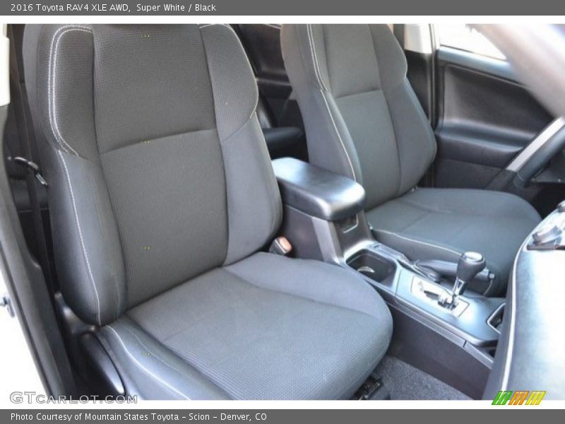 Super White / Black 2016 Toyota RAV4 XLE AWD