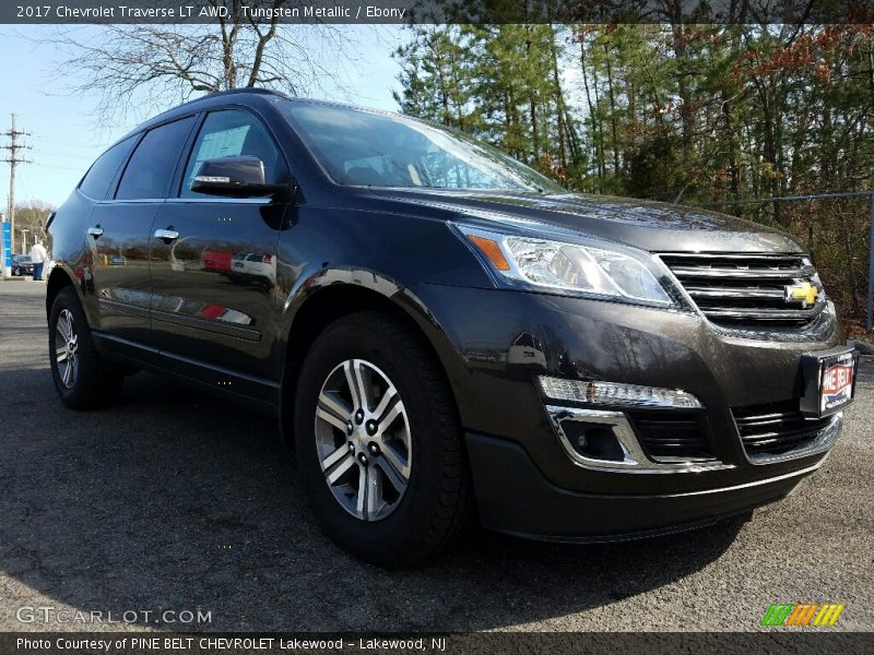 Tungsten Metallic / Ebony 2017 Chevrolet Traverse LT AWD