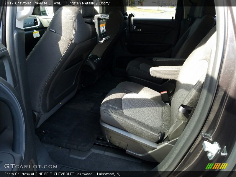 Tungsten Metallic / Ebony 2017 Chevrolet Traverse LT AWD