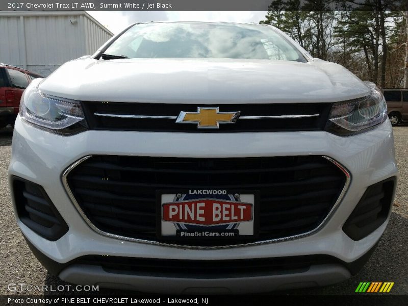 Summit White / Jet Black 2017 Chevrolet Trax LT AWD