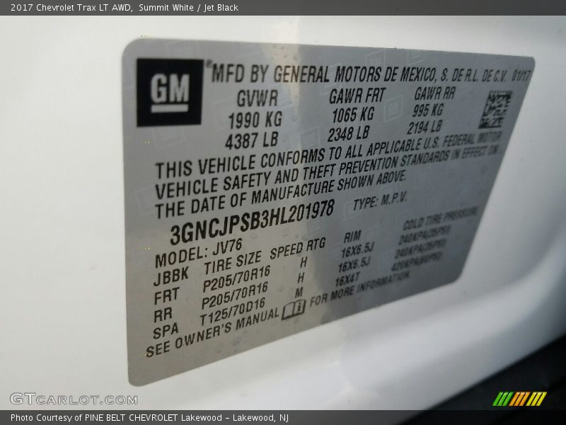 Summit White / Jet Black 2017 Chevrolet Trax LT AWD