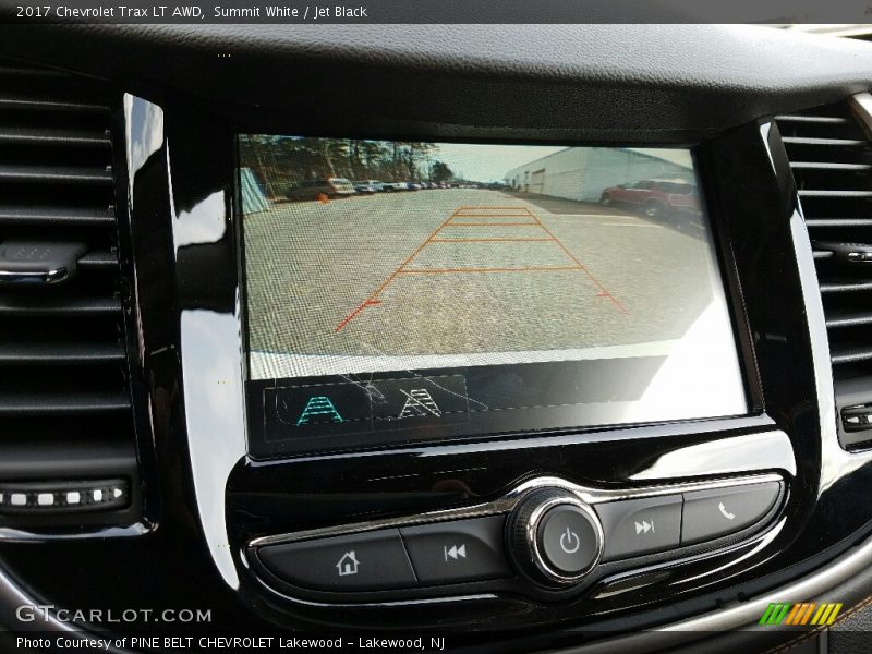 Summit White / Jet Black 2017 Chevrolet Trax LT AWD