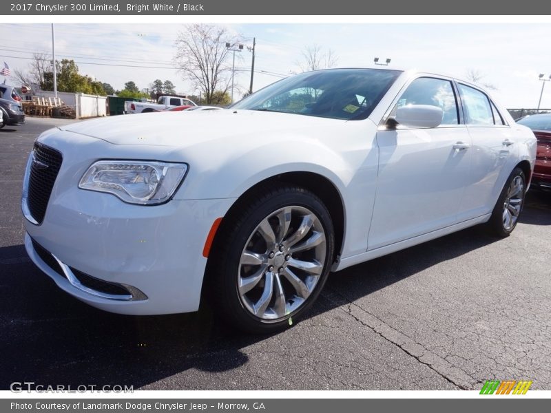 Bright White / Black 2017 Chrysler 300 Limited