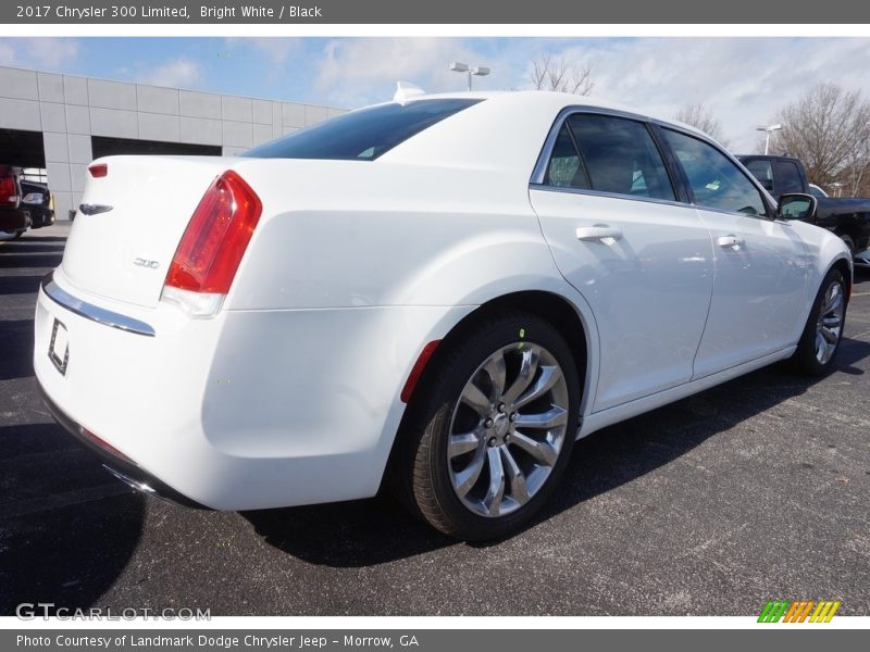 Bright White / Black 2017 Chrysler 300 Limited