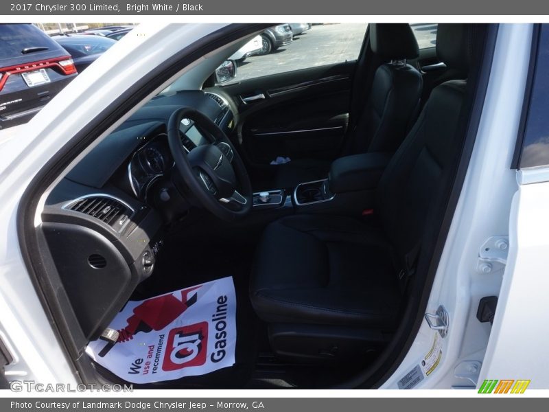 Bright White / Black 2017 Chrysler 300 Limited