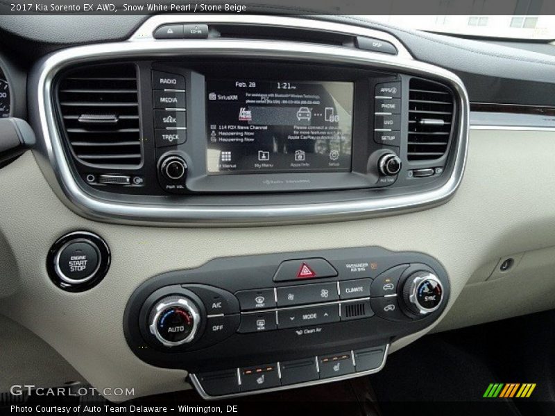 Controls of 2017 Sorento EX AWD