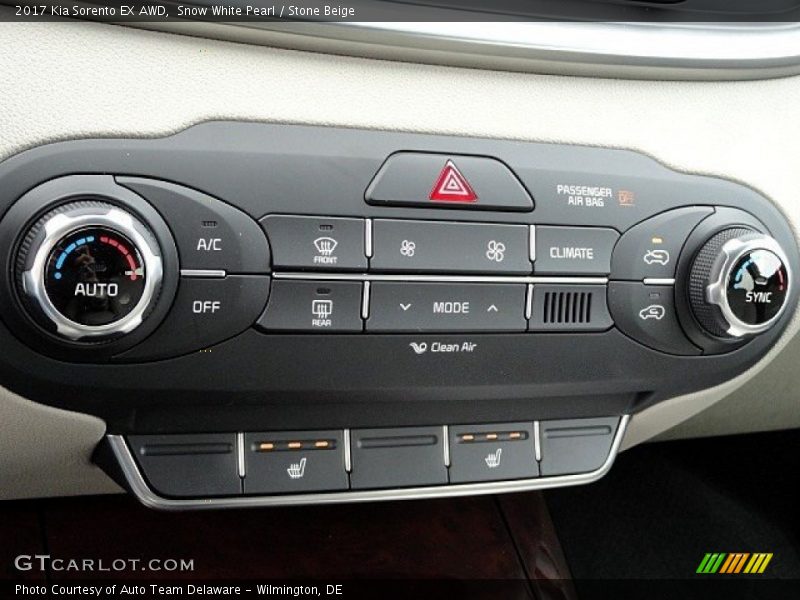 Controls of 2017 Sorento EX AWD