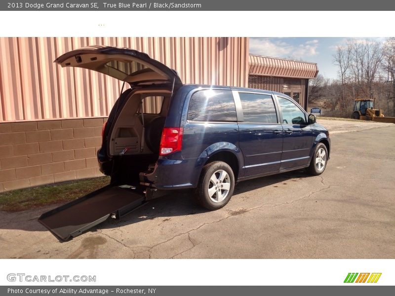 True Blue Pearl / Black/Sandstorm 2013 Dodge Grand Caravan SE