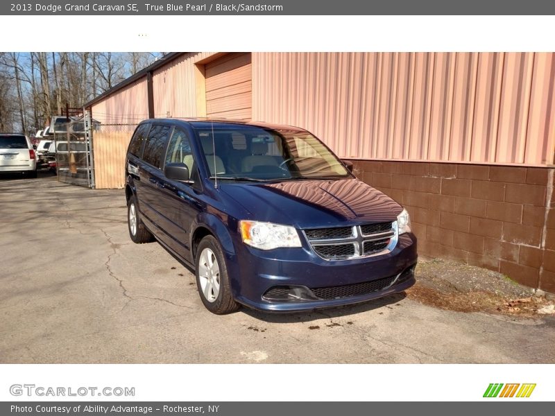 True Blue Pearl / Black/Sandstorm 2013 Dodge Grand Caravan SE