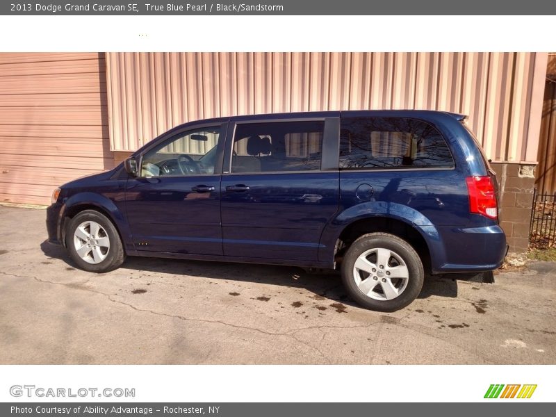 True Blue Pearl / Black/Sandstorm 2013 Dodge Grand Caravan SE