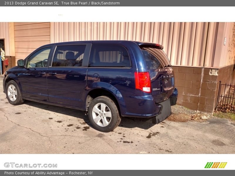True Blue Pearl / Black/Sandstorm 2013 Dodge Grand Caravan SE