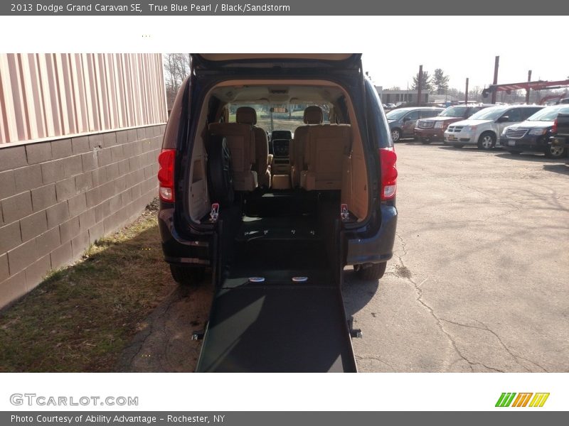 True Blue Pearl / Black/Sandstorm 2013 Dodge Grand Caravan SE