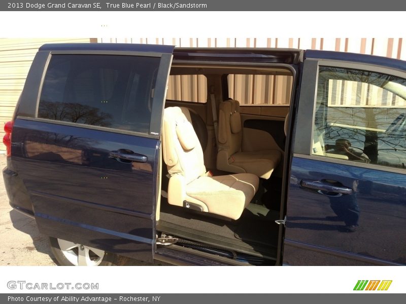 True Blue Pearl / Black/Sandstorm 2013 Dodge Grand Caravan SE