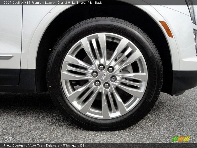 Crystal White Tricoat / Jet Black 2017 Cadillac XT5 Premium Luxury