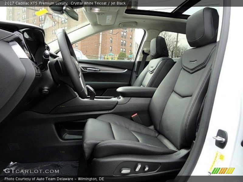 Crystal White Tricoat / Jet Black 2017 Cadillac XT5 Premium Luxury