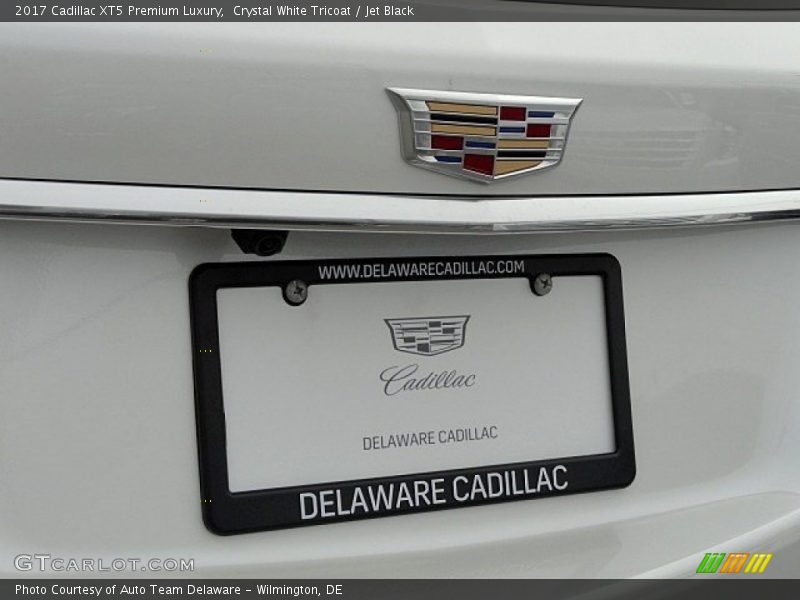 Crystal White Tricoat / Jet Black 2017 Cadillac XT5 Premium Luxury