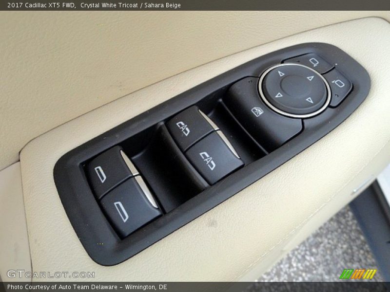 Crystal White Tricoat / Sahara Beige 2017 Cadillac XT5 FWD