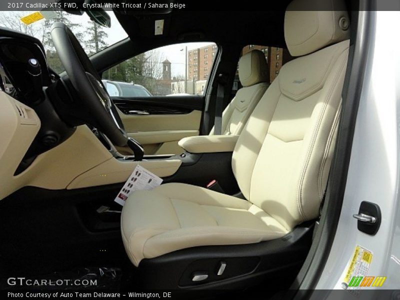 Crystal White Tricoat / Sahara Beige 2017 Cadillac XT5 FWD