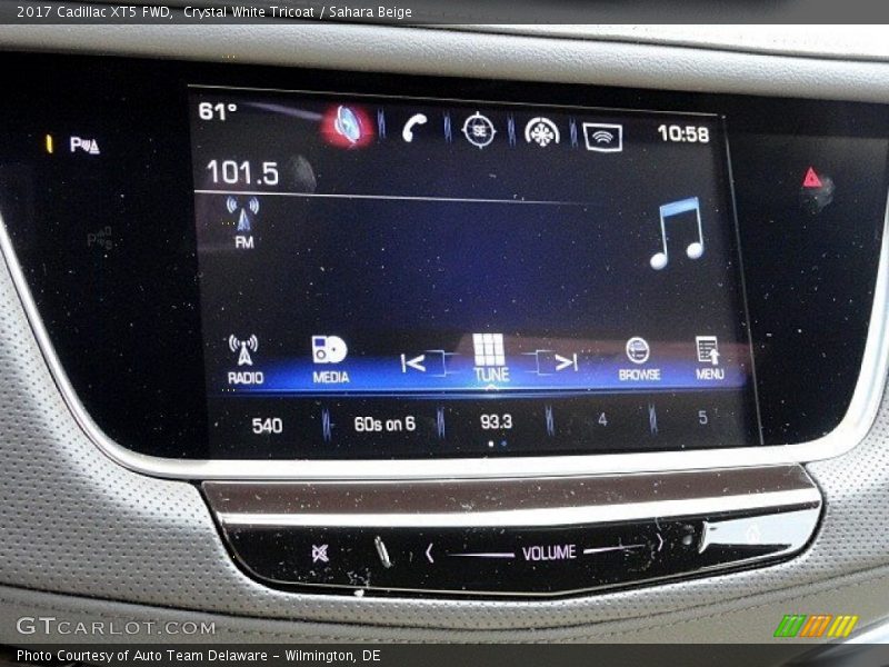 Crystal White Tricoat / Sahara Beige 2017 Cadillac XT5 FWD