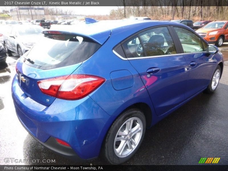Kinetic Blue Metallic / Jet Black 2017 Chevrolet Cruze LT