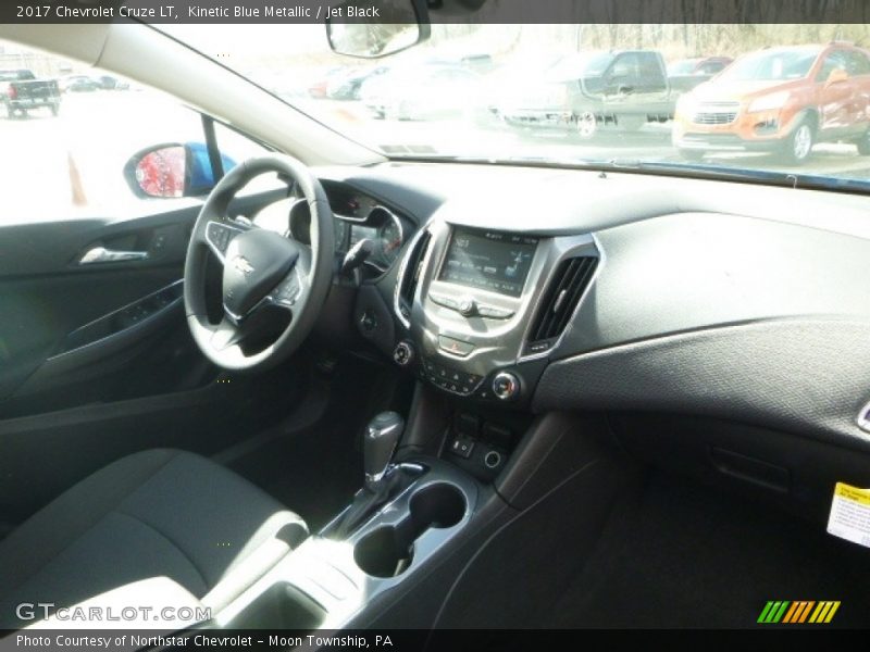 Kinetic Blue Metallic / Jet Black 2017 Chevrolet Cruze LT