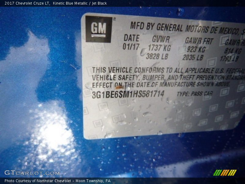 Kinetic Blue Metallic / Jet Black 2017 Chevrolet Cruze LT