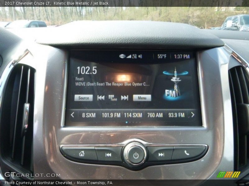 Kinetic Blue Metallic / Jet Black 2017 Chevrolet Cruze LT
