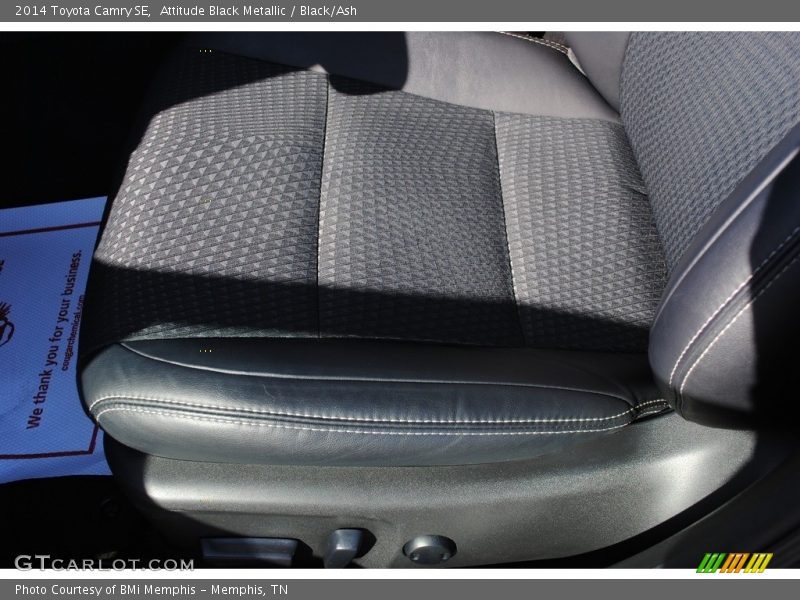 Attitude Black Metallic / Black/Ash 2014 Toyota Camry SE