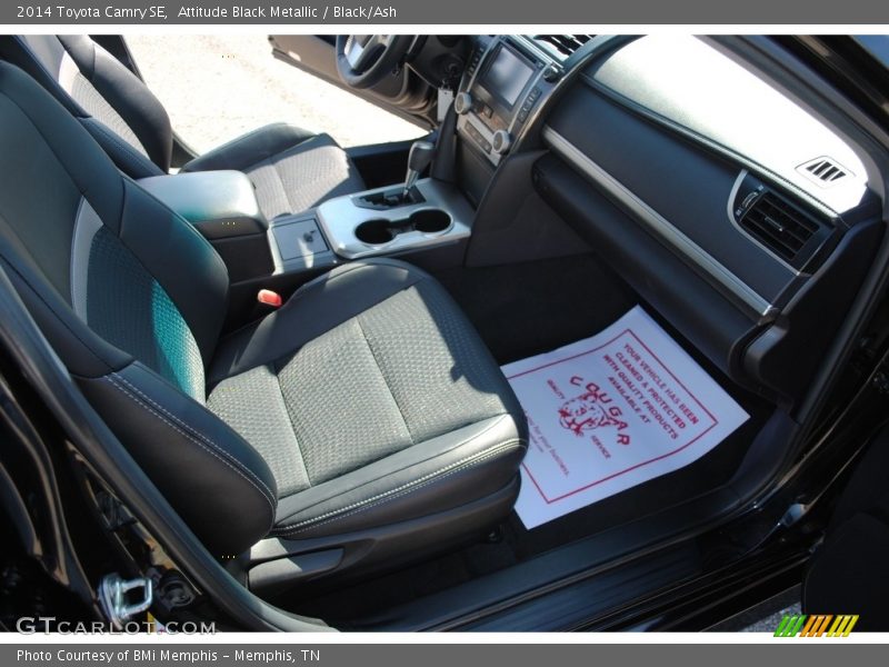 Attitude Black Metallic / Black/Ash 2014 Toyota Camry SE