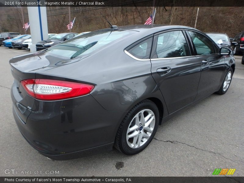 Magnetic Metallic / Charcoal Black 2016 Ford Fusion SE