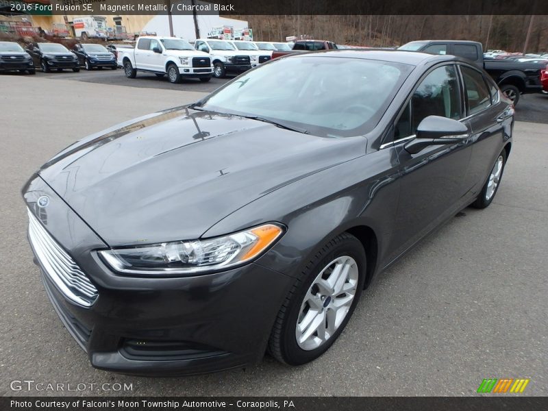 Magnetic Metallic / Charcoal Black 2016 Ford Fusion SE