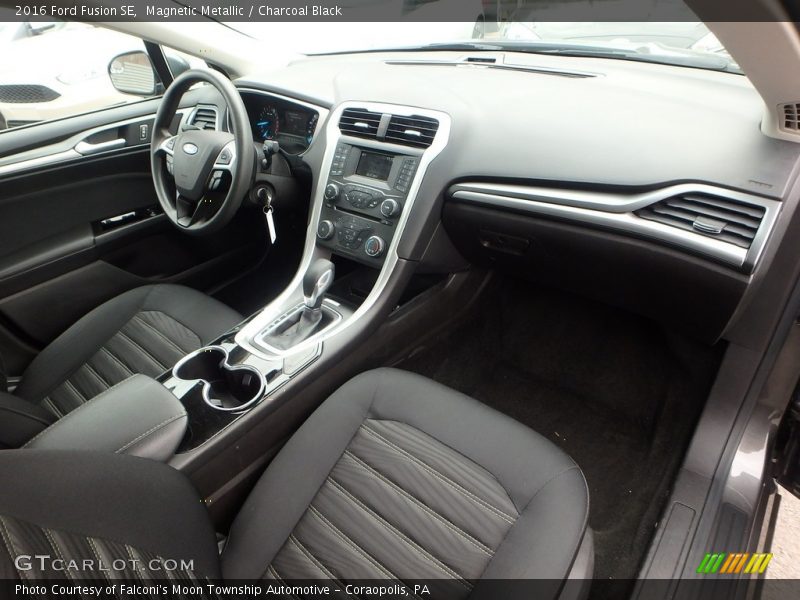 Magnetic Metallic / Charcoal Black 2016 Ford Fusion SE