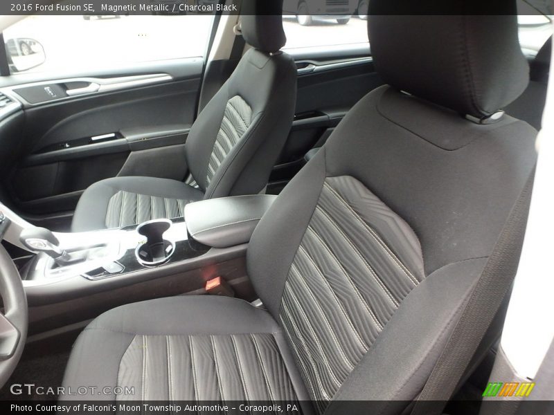 Magnetic Metallic / Charcoal Black 2016 Ford Fusion SE