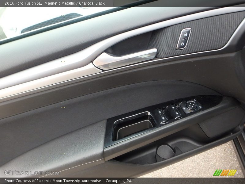 Magnetic Metallic / Charcoal Black 2016 Ford Fusion SE