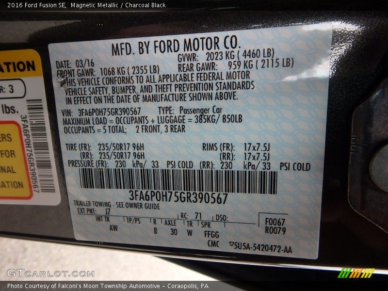 Magnetic Metallic / Charcoal Black 2016 Ford Fusion SE