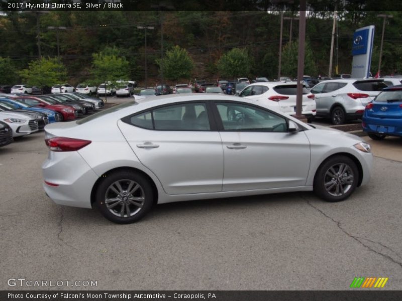 Silver / Black 2017 Hyundai Elantra SE