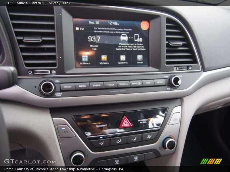 Silver / Black 2017 Hyundai Elantra SE