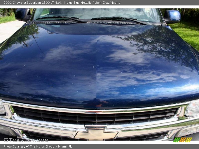 Indigo Blue Metallic / Light Gray/Neutral 2001 Chevrolet Suburban 1500 LT 4x4