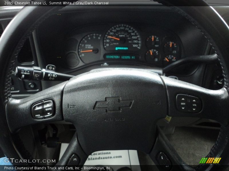 Summit White / Gray/Dark Charcoal 2005 Chevrolet Tahoe LS