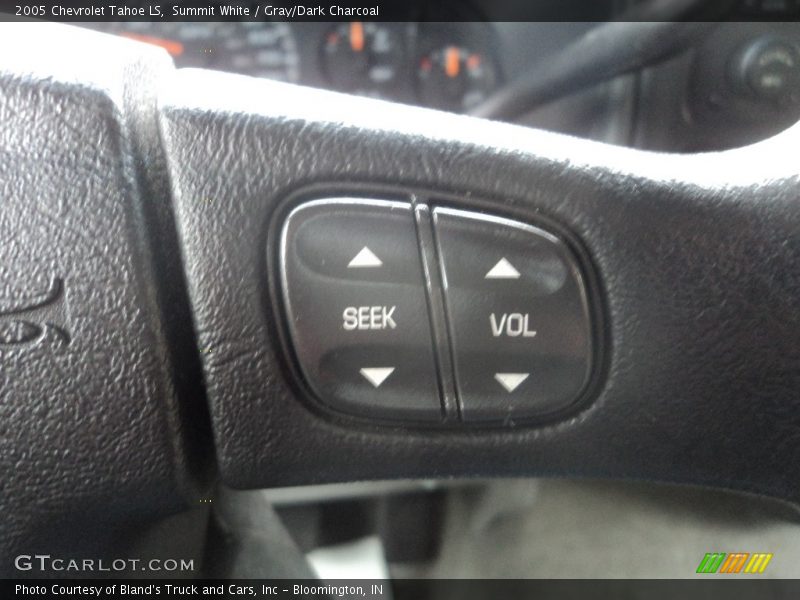 Summit White / Gray/Dark Charcoal 2005 Chevrolet Tahoe LS