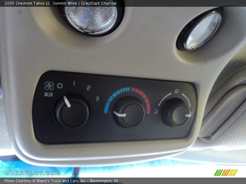 Summit White / Gray/Dark Charcoal 2005 Chevrolet Tahoe LS