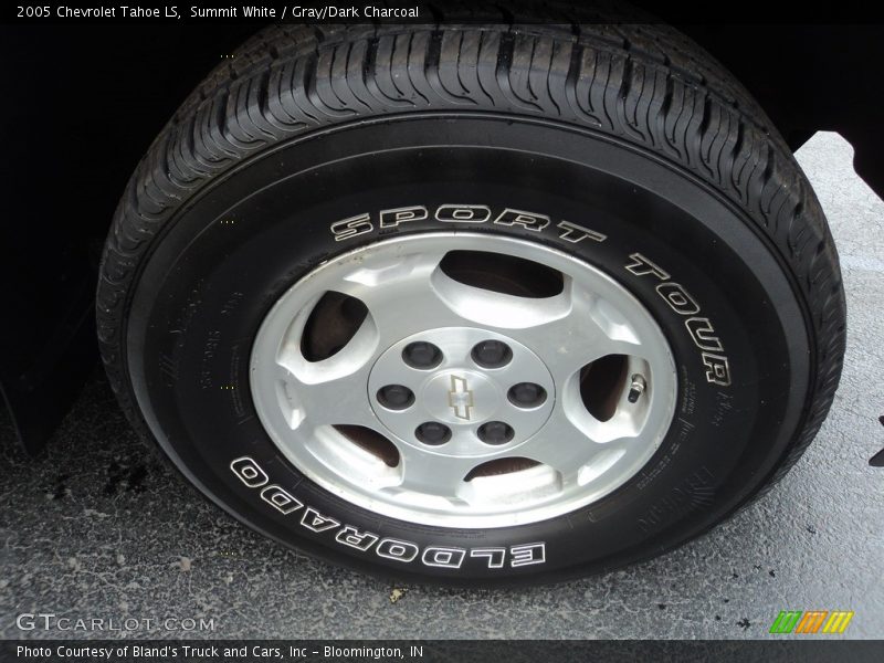 Summit White / Gray/Dark Charcoal 2005 Chevrolet Tahoe LS