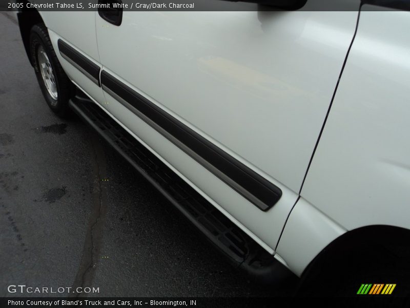 Summit White / Gray/Dark Charcoal 2005 Chevrolet Tahoe LS