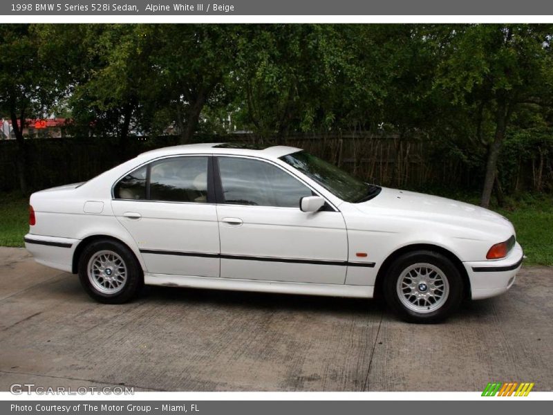 Alpine White III / Beige 1998 BMW 5 Series 528i Sedan