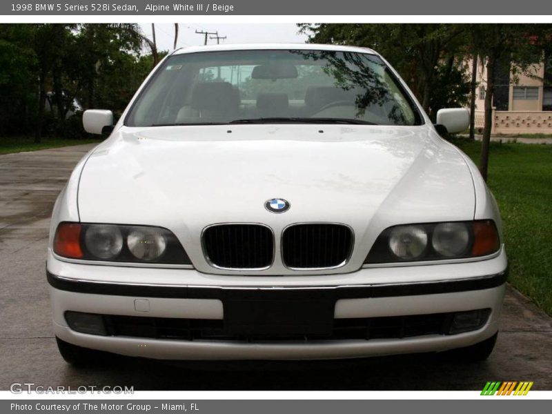 Alpine White III / Beige 1998 BMW 5 Series 528i Sedan