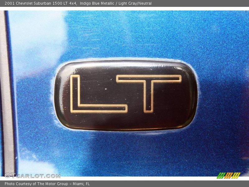 Indigo Blue Metallic / Light Gray/Neutral 2001 Chevrolet Suburban 1500 LT 4x4