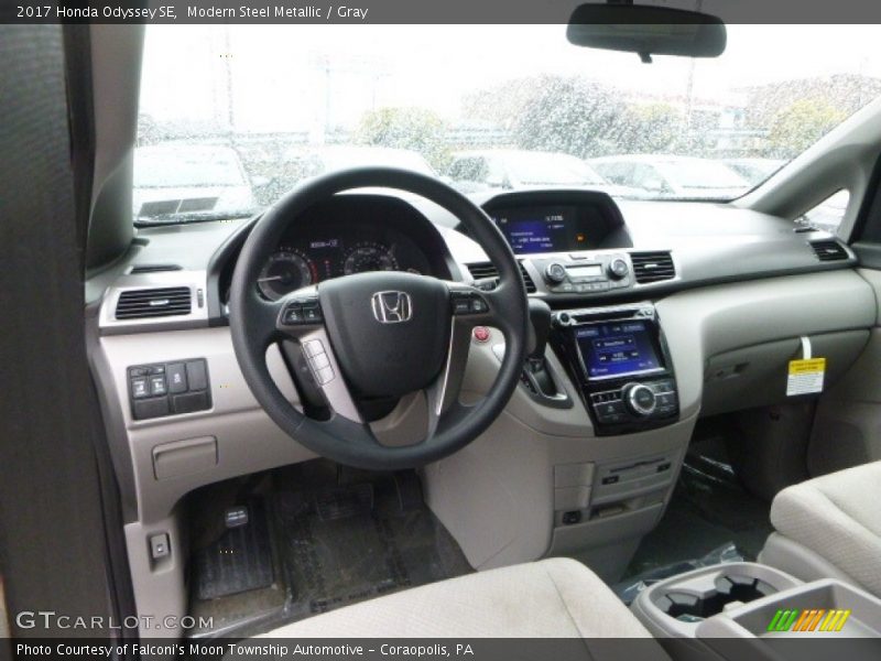 Modern Steel Metallic / Gray 2017 Honda Odyssey SE
